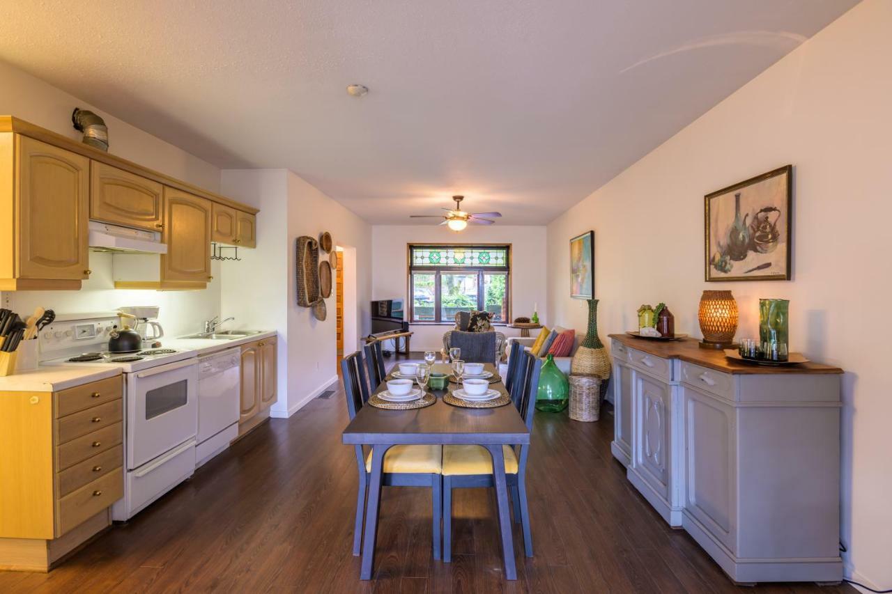 Charming 1 Bdrm View Suite Ванкувер Экстерьер фото