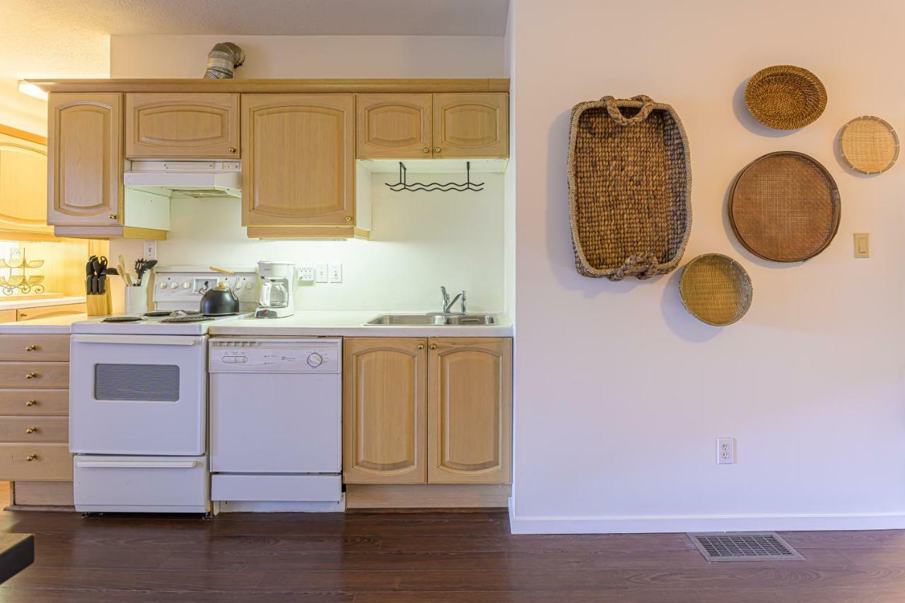 Charming 1 Bdrm View Suite Ванкувер Экстерьер фото
